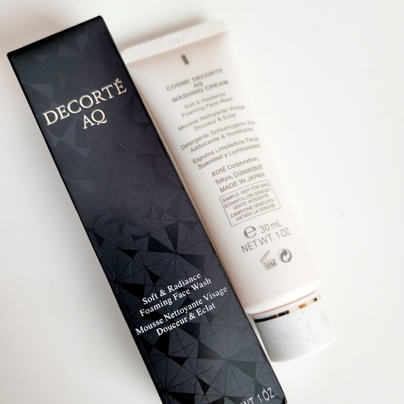 Decorte AQ Washing Cream Soft Radiance Foaming - Picture 2 of 2